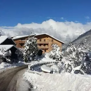 Spacious And Stylish Flat At The Foot Of The Mont-blanc Ideal For In Out Appartement